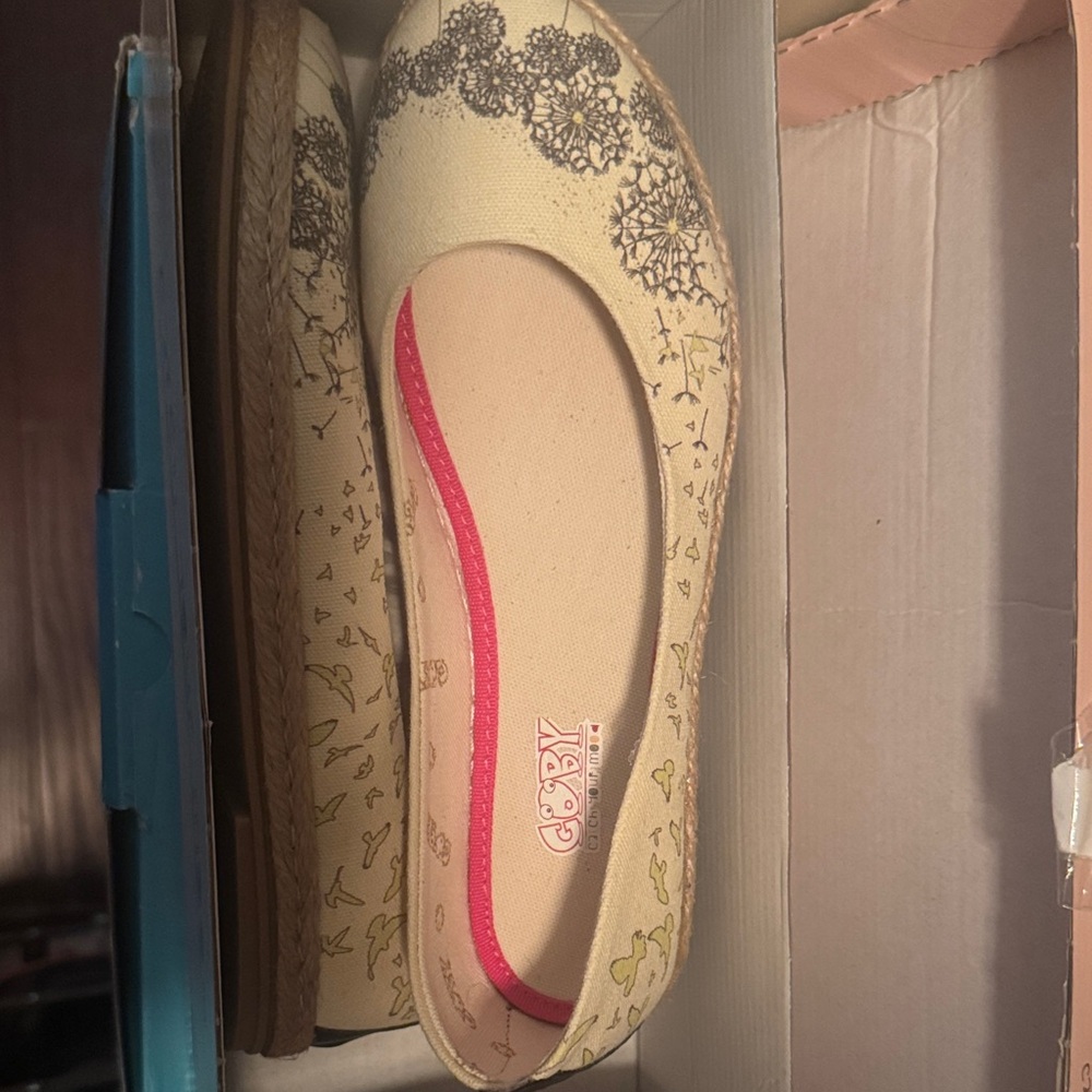New Goby Ballerina Cream Floral Women's Flats